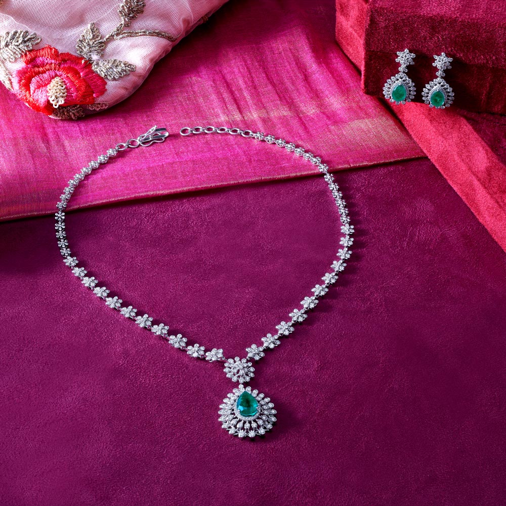 Radiant White Gold Emerald Jewellery Set 