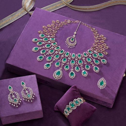 Shinning Diamond Emerald Necklace Set