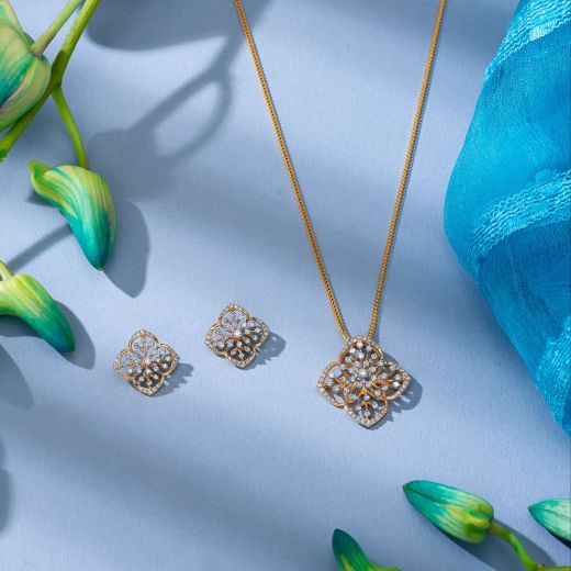 4-Leaf Clover Design Diamond Earrings and Pendant Set