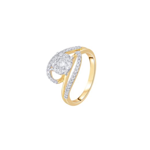 Glittering Diamond Finger Ring in Yellow Gold