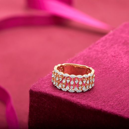 Gleaming Rose Gold and Diamond Finger Ring