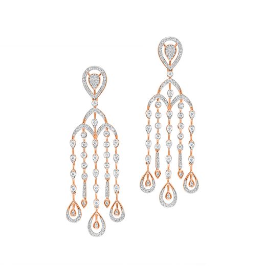 Scintillating Earrings With Diamonds
