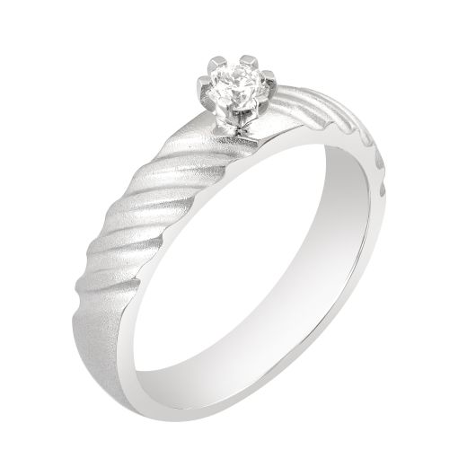 Beautiful Textured Diamond Ring